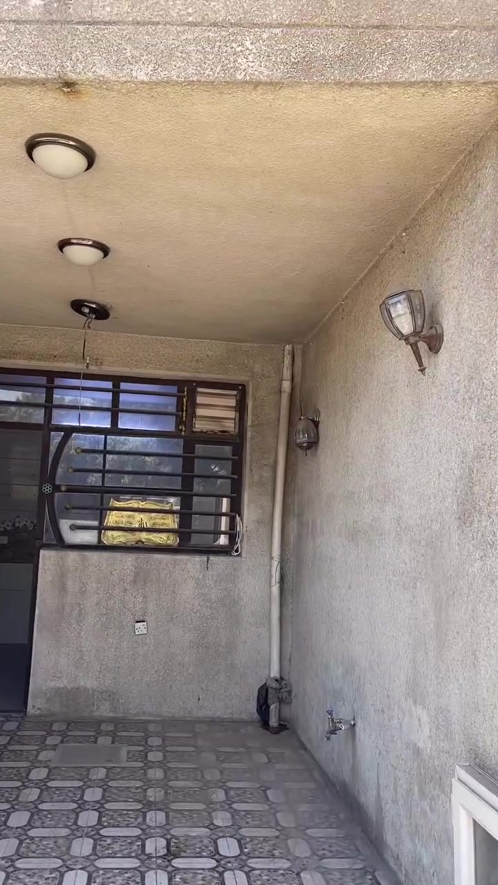 🔹 إعلان دار للإيجار 🔹
📍 الموقع: مباشرة على الخدمي مال سريع أبو طيارة

🏠 التفاصيل:

• المساحة: 100 متر

• طابق أرضي

• غرفتين نوم

• غرفة استقبال (خطار)

• مطبخ

• خدمات صحية متكاملة

✨ مميزات الدار:

• موقع حيوي ومميز

• سهلة الوصول وقريبة من الخدمات

• مناسبة للسكن العائلي

💰 الإيجار: 550,000 دينار عراقي

⛔ السعر غير قابل للتفاوض

📞 للاستفسار: ***********
