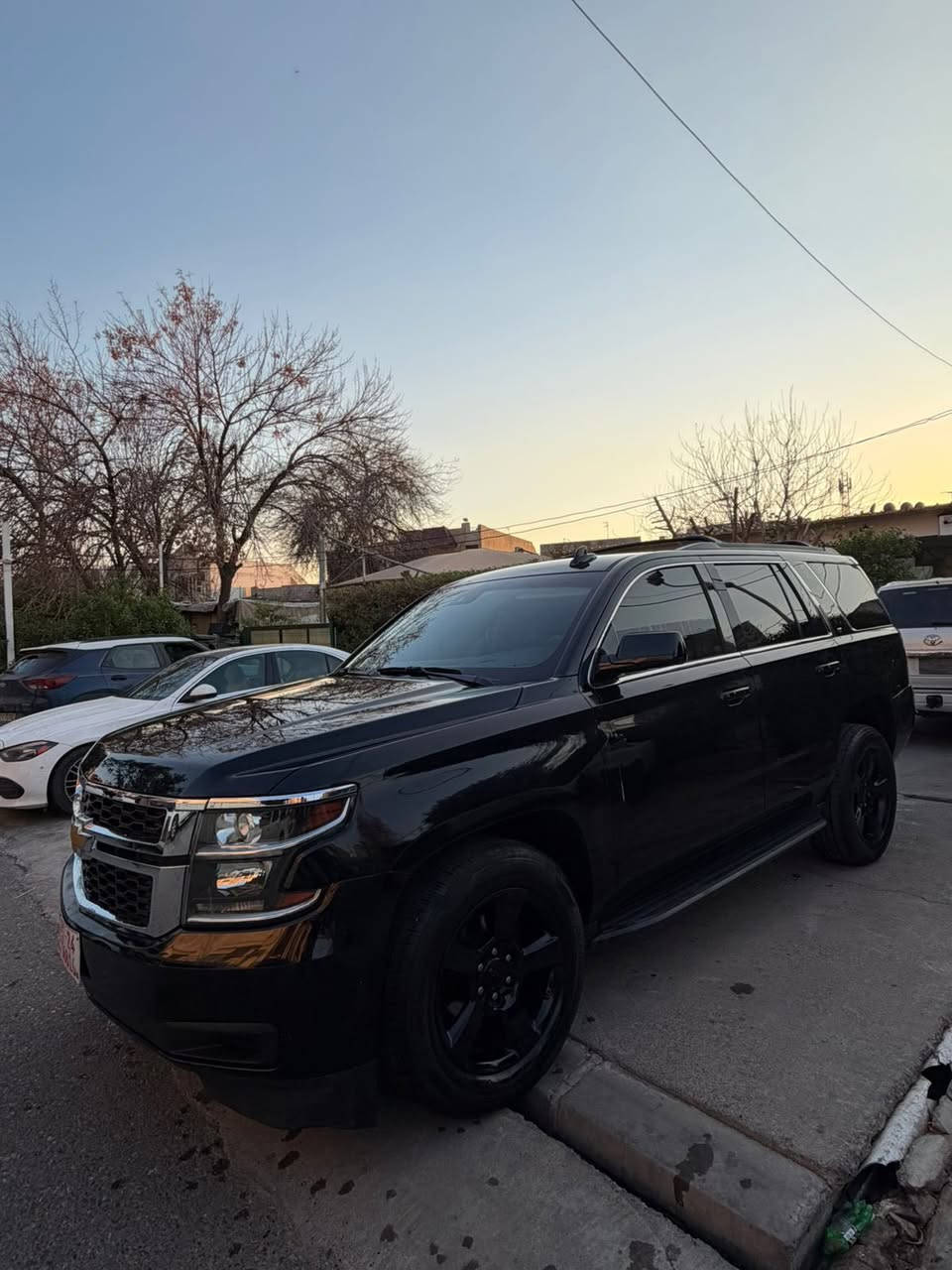 Tahoe 2019 LT V8

شێڤرۆلێت تاهۆ LT ی 2019 SUV قەبارە تەواو، کە بزوێنەرێکی 5.3 لیتری V8 بە توانای 355 ئەسپی و گیربکس ئۆتۆماتیکی 6 خێرایی و 4WD بەردەستە. کورسی 8 سەرنشین و کورسی پێشەوەی چەرم و 9 بڵندگۆی Bose و دەرگای کارەبایی تایبەتمەندییە سەرەکییەکانی سەلامەتی بریتین لە ئاگادارکردنەوەی بەریەککەوتنی پێشەوە، یارمەتیدەری 
هێشتنەوەی ڕێگا و برێکی ئۆتۆماتیکی خێرایی نزم.

سبوع ٤ پارچە 
دەرگای  سەیاق و سەکن 
هاردوو چەمەلاغی لای پیشەوە بی ناو گرتن 

رەقەم دوبەیا  سەنەوی دوبەی لەگەلە 
ئەوراقی  دەخیل بوونی لە عراق بی  موشکیلایەو 
بە شەرتی مەدنی 

گیرو مەچێنەی و کارەبای  بەشەرت 

شوین سەیارەکە لە (هەولیرە) 
بۆ زانینی نرخ 
***********
***********
