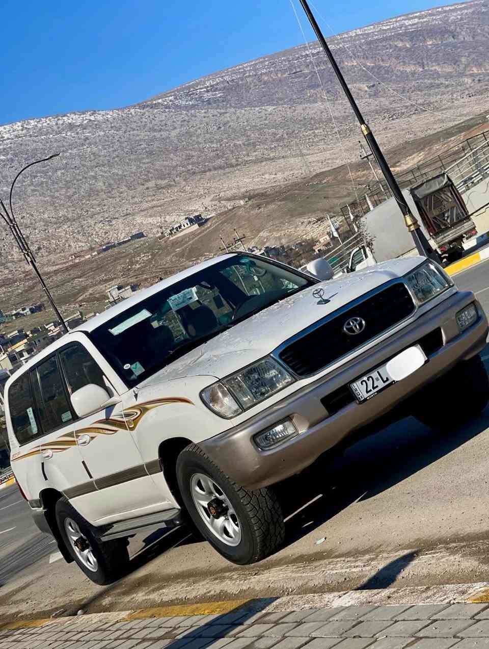 Land Cruiser 2001 G
بێ بۆیاخی کلین و بێ کرانەوە
تەنها دوو ساردی بچوکی هەیە
گێر و مەکینەی بە شەرت
مەکینەی کراوەتەوە بە شەرتە 
تەحویلی ئەسلە بە شەرتە
نرخی ١٧٥ مەجالەکی کەم
ژمارە مۆبایل ***********
تکایە موشتەری تێل بکە جوابی نامە نادرێتەوە أربيل, العراق
