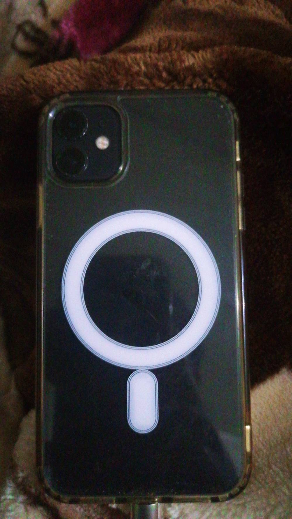 ايفون 11 عادي جهاز نضيف كلش استخدام شخصي ذاكرة 128 بطارية 89 الجهاز مبدل شاشة اصلية تفصيخ مع كامل ملحقاتة كارتون وكيبل وكفر مكاني كربلاء 