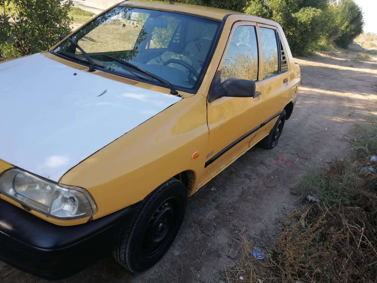 سلام عليكم سايبه للبيع موديل ٢٠١٥ رقم بغداد حلوه دتفه شغاله مصفر هيئة ماعليه ولا ربع سعر ٢٨ الاستفسار على رقم *********** و***********
