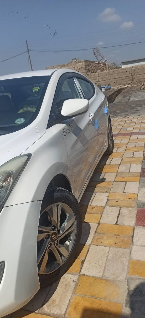 سلام عليكم الانتره موديل 13 بيه قطع صبغ ابيع حزام بدون دواخل سعر 93 وبيه مجال مكان سياره نجف ***********
