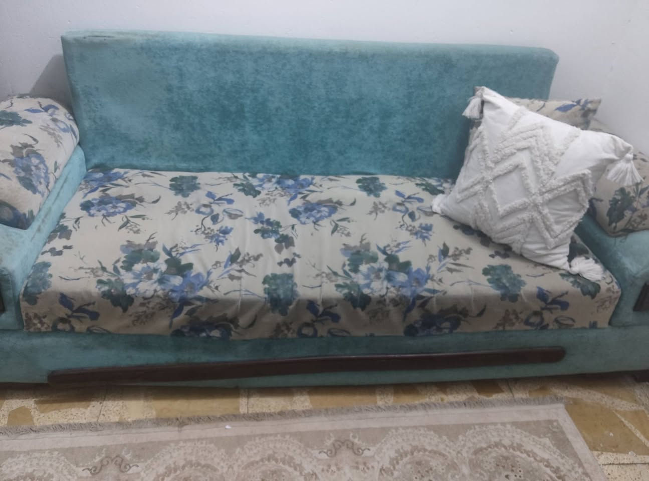 تخم للبيع ٨مقاعد 
قيم واخذ


**إذا كنت صاحب هذا الإعلان وتريد حذفه لأي سبب، رجاءا أرسل رسالة إلى الدعم الفني**