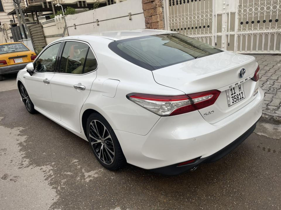 السلام عليكم للبيع كامري مديل 2020 خليجي شركه SAS فول مواصفات 1/1 محرك هايبرد وبانزين السياره ماشيه 72 باسمي تحويل ثاني يوم السعر 210 وبيه مجال مكان السياره الاعضميه شارع الضباط للاستفسار ***********
