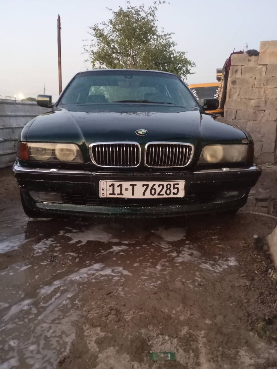 السلام عليكم من رخصه الادمن سياره خفاش 740موديل95مكينه قبل عشر ايام  شاده حاويه وكير تمساح فول تخم تاير جديد صدر امامي خلفي جديد باتري جديد منظومه لايت زنون عالي ناصي رقمه بغداد بسمي الإنكليزي سياره بيه جراد بل القماره وجنطه وبنيد لا ضربه ولا طخه تبريد بس الكلج مال الكمبريسر كايم ويل Mسعره 50وبيه مجال بسيط مستعجل على البيع ملاحظه ضعف بل الباور رقم الهاتف ***********
