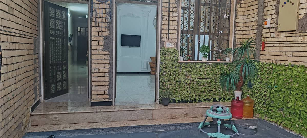 سلام عليكم بيت للبيع 125 م عالي ع شارع بناء حديث حي السفير مقابل سكله ابو جمال جاهز من كلشي طابق واحد فول للأخير بس عوزه بيتونه بناء طابوك جمهوري
صب رفت
ماء مجاري درجة أولى
ارظيه بورسلين
البيت مدخلين موبايل *********** مكلف بل نشر 
سلام عليكم بيت للبيع 125 م عالي ع شارع بناء حديث حي السفير مقابل سكله ابو جمال جاهز من كلشي طابق واحد فول للأخير بس عوزه بيتونه بناء طابوك جمهوري
