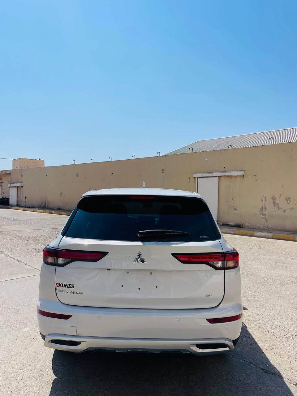 2023 𝐌𝐈𝐓𝐒𝐔𝐁𝐈𝐒𝐇𝐈 𝐎𝐔𝐓𝐋𝐀𝐍𝐃𝐄𝐑
ميتسوبيشي اوتلاندر
للبيع فقط
موديل :2023
7 راكب
السعر220$
والسياره جاهزه  
  كبل للترقيم وبدون أي ملاحظه بلسياره
كاتي بدون رقم
تترقم جميع
محافظات الشماليه
عداد  المسافة : 24 الف mi
حجم المحرك : 2.5L ( 4,سلندر )
دعاميه مبدل  فقط
وبيها
3 قطع فقط بخ مال جلخات وشويه علبارد
بدون ظربه او دواخل
بجم امامي خلفي كبس
ايرباك استيرن ومسستم
مواصفات
SE
دةبل اكسل
بصمة ابواب
بصمة تشغيل
كاميرا °360
‏‎كاميرا امامي
كاميرا جانبي
كاميرا خلفي
هاند بريك بصمة
اوتو ستارات (𝐀𝐔𝐓𝐎 𝐒𝐓𝐀𝐑𝐓)
اوتو ستوب (𝐀𝐔𝐓𝐎  𝐒𝐓𝐎𝐏)
رادار امامي (تحديد مسار)
رادار جانبي  (نقاط عمياء)
رادار خلفي (التحذير من الاصطدام)
حساسات امامي
حساسات جانبي
حساسات خلفي
إشارات بلمري
مري شفط
نظام (𝐎𝐅𝐅-𝐑𝐎𝐀𝐃)
نظام (𝐒𝐇𝐎𝐖)
نظام (𝐀𝐔𝐓𝐎)
نظام
(𝐄𝐂𝐎)
نظام (𝐍𝐎𝐑𝐌𝐀𝐋)
نظام (𝐒𝐏𝐎𝐑𝐓)
كشنات جلد شامو وقماش
كشن السايق كهربائي
كشنات هیتر
تحكم استيرن
تبريد لمس
تبريد مركزي قطعتين
صندوق شفط كهربائي
لايتات (𝐋𝐄𝐃)
عدسة زينون
بكلايتات (𝐋𝐄𝐃)
ويل 20
بعد هوايه مواصفات
صور الحادث ورقم الشاصي مرفق مع صور
‏‎تفاصيل اكثر الاتصال علی ارقام التاليه
مكان السياره عقره دهوك
‏ WhatsApp 
 كورك ***********
اسبا
***********
