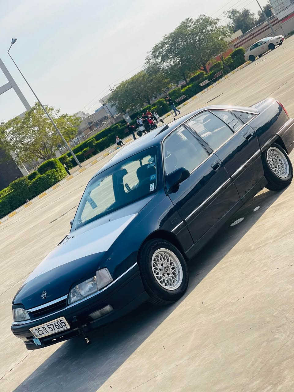 اوميگا موديل ١٩٩١ لون نيلي سنه وي و هزه و رقم جديد  دفتر بنزين بي تايرات و صدر جديد  كير و محرك بلادي بدون مصرف سياره نظيف و گاعد حلوه  بدون ضرر و صبغ بلادي   سعر ٦٨ بي مجال
*********** كركوك, العراق
