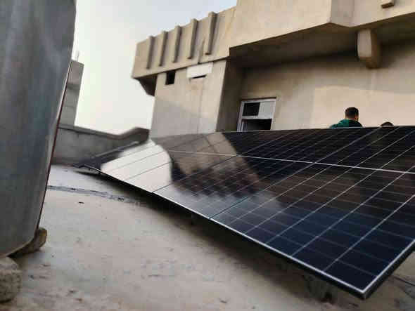 الموقع: اسديرة وسطى
منظومة منزلية
حجم المنظومة =15نهاري&15ليلي
مكونات المنظومة -
🔸 بطارية ليثيوم 15 كيلو شركة gogo power 
                    ضمان خمس سنوات 
🔸 7 لوح شمسي  بقدرة 620 واط شركة ميدل بور 
                    ضمان عشر سنوات 
🔸 انڤيرتر  شركة  Top Electric AHحجم 6كيلو      ضمان سنه واحده 

مع الربط والتنصيب وملحقاتها كاملة باجود انواع الحديد المغلون المضاد للماء والرطوبة وسراكت وجوزات ووايرات نحاس اردنية اصلية 

للحجز والاستفسار الاتصال بنا: ‏‪***********‬‏
او زيارة موقع الشركة في: الشرقاط - اسديرة عليا
