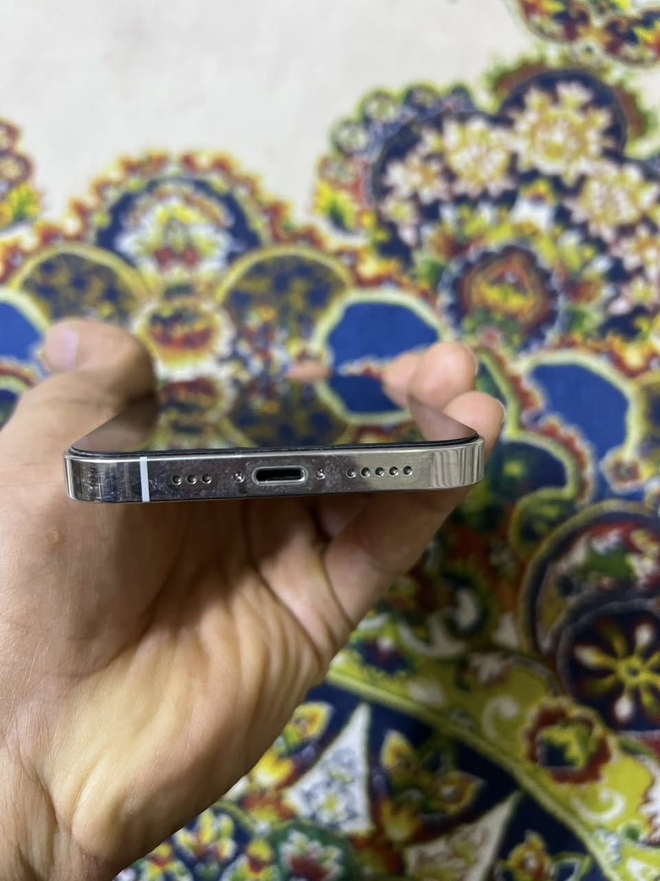 السلام عليكم
للبيع ايفون 12برو الصغير ماستر مو مال باله

الجهاز نضيف جدا لا مفتوح ولامبدل بي اي شي 
بس بطاريته 73

السعر المطلوب 325

المكان بغداد /بغداد الجديده 
***********
