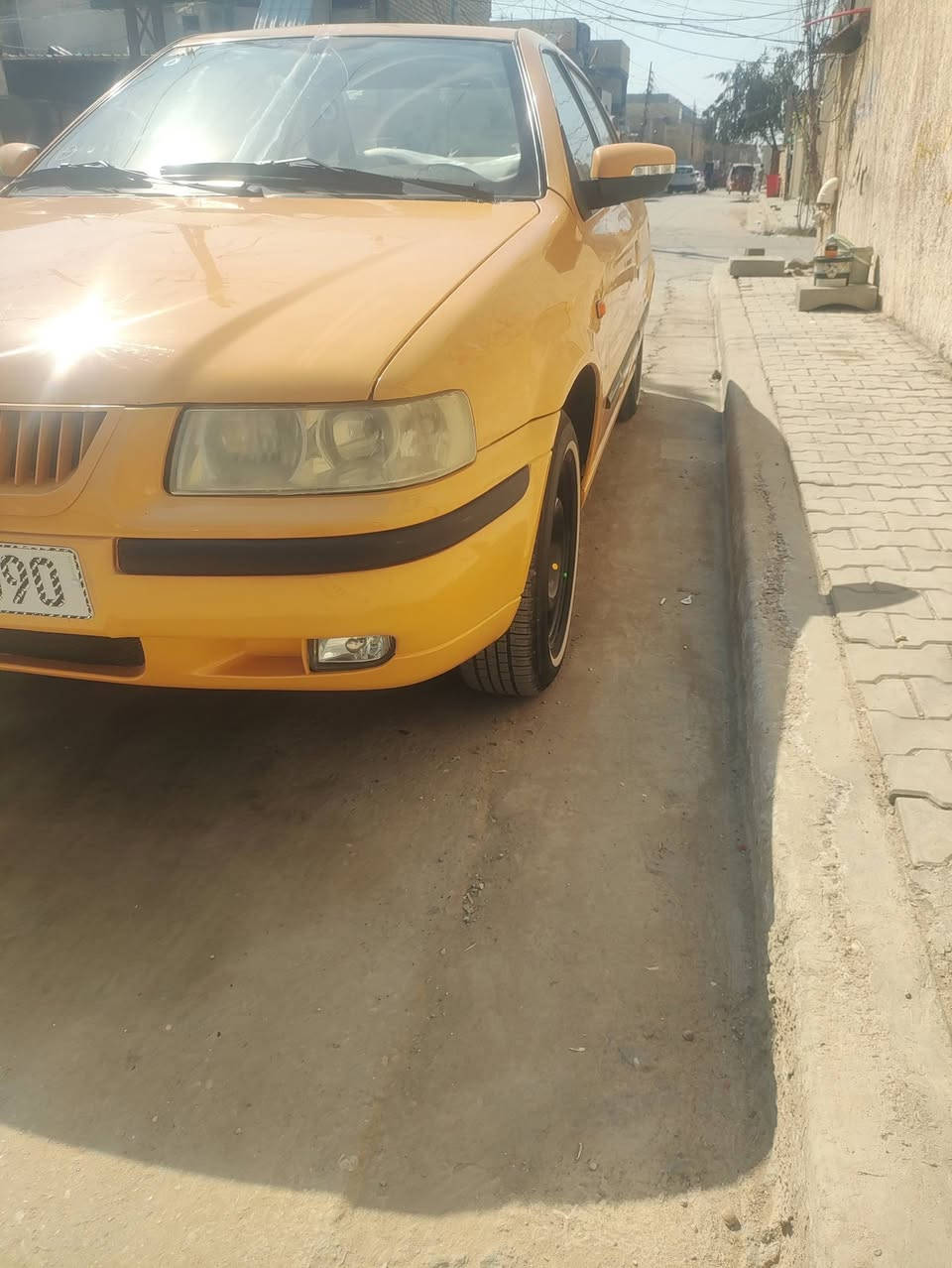 سلام عليكم سمند 11 بيه تعمير دوس ثنين وهلال واحد فقط سياره مصفره هيئه وغرامه والسنويه ال31  تخم تاير دوشمه جديده سياره نضيفه حيل أو احله من صوره السعر 40وبيه مجال حك جيه بغداد الشعب ***********
