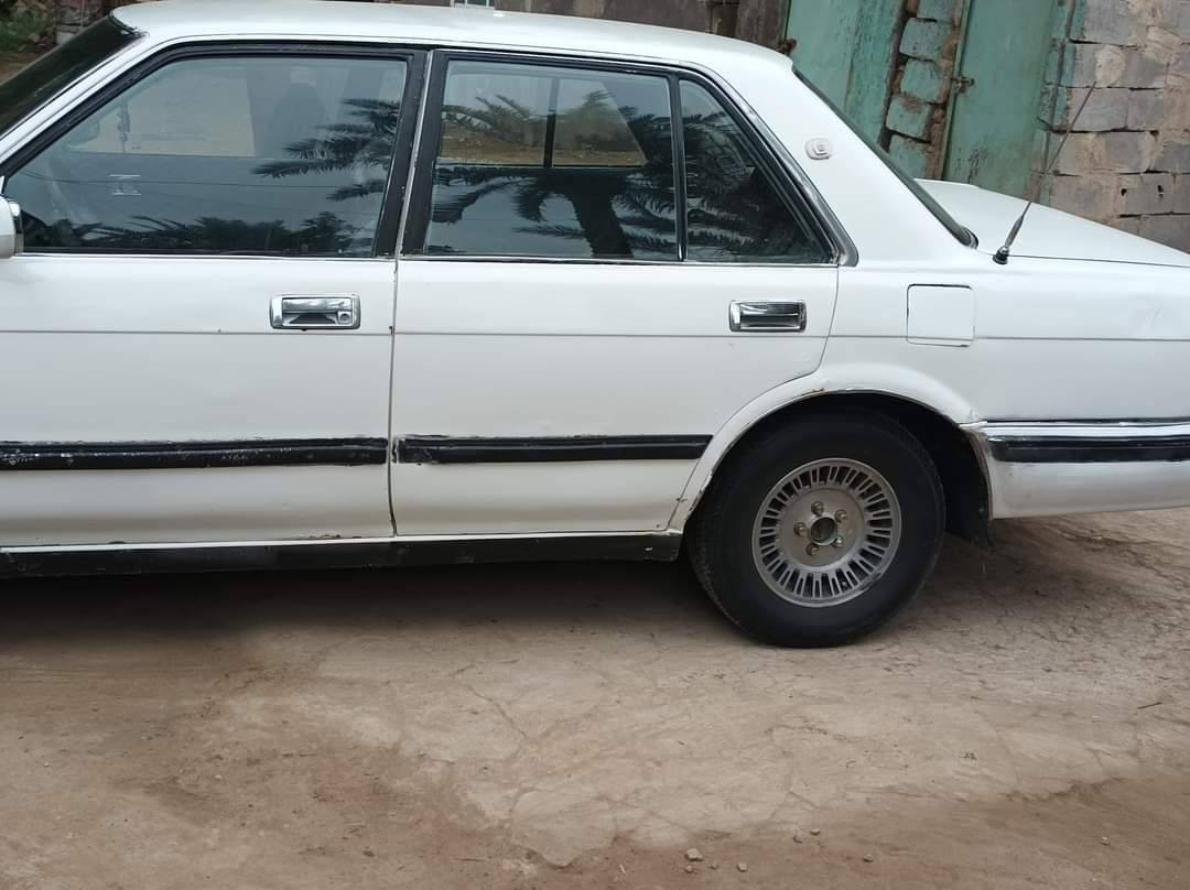 سلام عليكم
سياره سيدان موديل 91 سياره جديده رقم انكليزي باسمي تحويل ثاني يوم محرك بيه شخطه يعني عوزه تجفيت سياره جاهزه ماعده المحرك. نضيفه تجي وتشوف وتقتنع يلا تاخذه حلوه كلش كير محرك ونجي.رقم انكليزي انبار مشروع وطني  سعر(25) وبيه مجال كلش قليل حك الجيه. الشراي يتصل ع رقم ***********وبيه خير ويدلل
