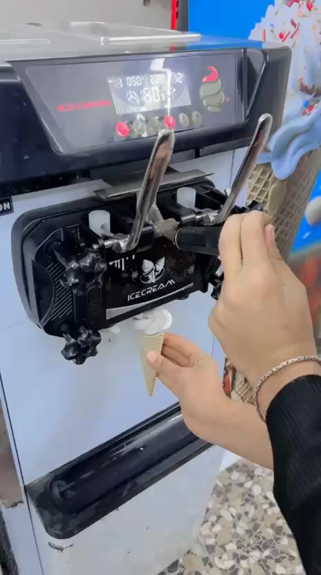 سلام عليكم مكينه سوفت صيني تسحب كهرباء قليله تبريد حواض مكينه جديده مستخدم قليل سنكل غنيه عن التعريف مكان بغداد ***********
