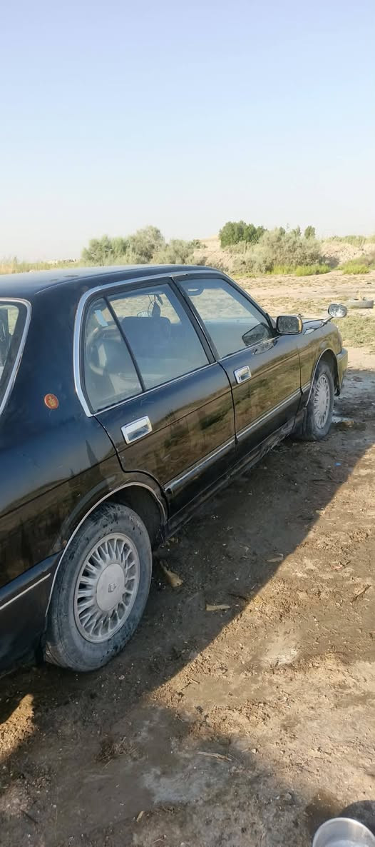 السلام عليكم سياره أرنب موديل ٩٥ مكينه كير شرط مداور شوكت ما يعجبك حداديه بجيس تريك وين ما تريد سعر ٤٥ الاتصال على الرقم ***********
