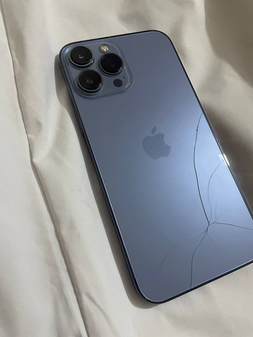 iPhone 13 Pro Max السلام عليكم 

للبيع ذاكرة 256 بطارية 79 🔋بلادي 

فقط مبدل شاشة الجهاز كلشي مابي وشاشة اصلية ثلاث خيارات 📱

مكاني بغداد مدينة الصدر للتواصل (***********) 💙 

سعر الجهاز  595ألف💵
