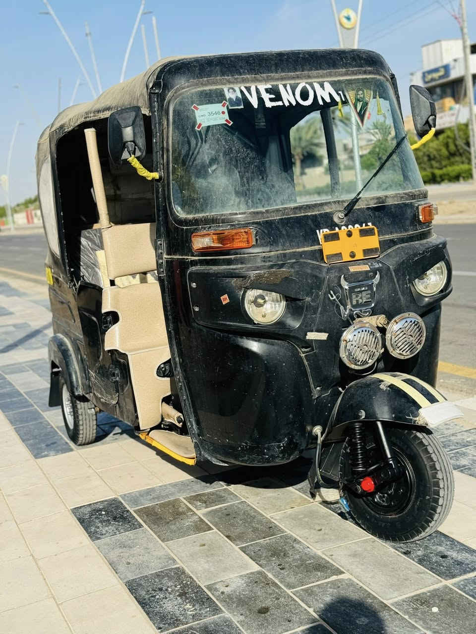 السلام عليكم شباب تك تك للبيع رقم كربلاء مديل 22 لا ضربة

 لا اي ضرر بيه تك تك بس بيه شوي طخطين اصغار مكفولة

‏اتصل على هذا الرقم  ***********￼
