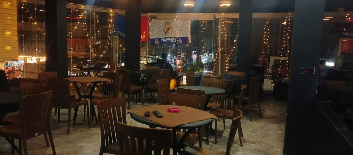 فرصة استثمارية مميزة في بغداد 🔥
كافيه متكامل للبيع جاهز للعمل والاستثمار مباشرة.
📍 الموقع: بغداد – البياع – شارع عشرين – بنص السوق.
✅ طابقين. ✅ 3 شاشات بلازما. ✅ بلي ستيشن عدد 2. ✅ أراكيل طه. ✅ بليارد عدد 2. ✅ 3 سبالت. ✅ مبردة كبيرة. ✅ مجمدة. ✅ ثلاجة. ✅ بسطية عصائر مجهزة بالكامل في الطابق الأرضي مع الخلاطات وجميع مستلزمات العمل.
💰 السعر: 14 مليون دينار وقابل للتفاوض. 🏠 الإيجار: 600 ألف دينار. ✅ الكافيه شغال وجاهز للاستثمار من أول يوم.
📩 للاستفسار والتفاصيل أكثر، التواصل على الخاص.***********
هاشتاكات: #بغداد #البياع #شارع_عشرين #كوفي_للبيع #كافيه_للبيع #استثمار #مشروع_ناجح #العراق #بيع_وشراء #فرصة_استثمارية
