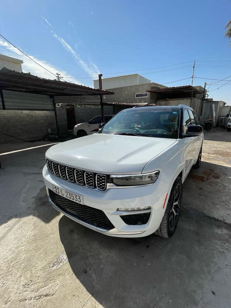 جيب كراند شيروكي موديل 2023مواصفات سومنت ماشيه 13 ألف 
وارد امريكي
امبدل بيه طابوكه
وبنيل وصفحه شاصي
السياره فول مواصفات 
مكان السياره بعقوبه
لتواصل ***********
صور الحادث بالمنشور
