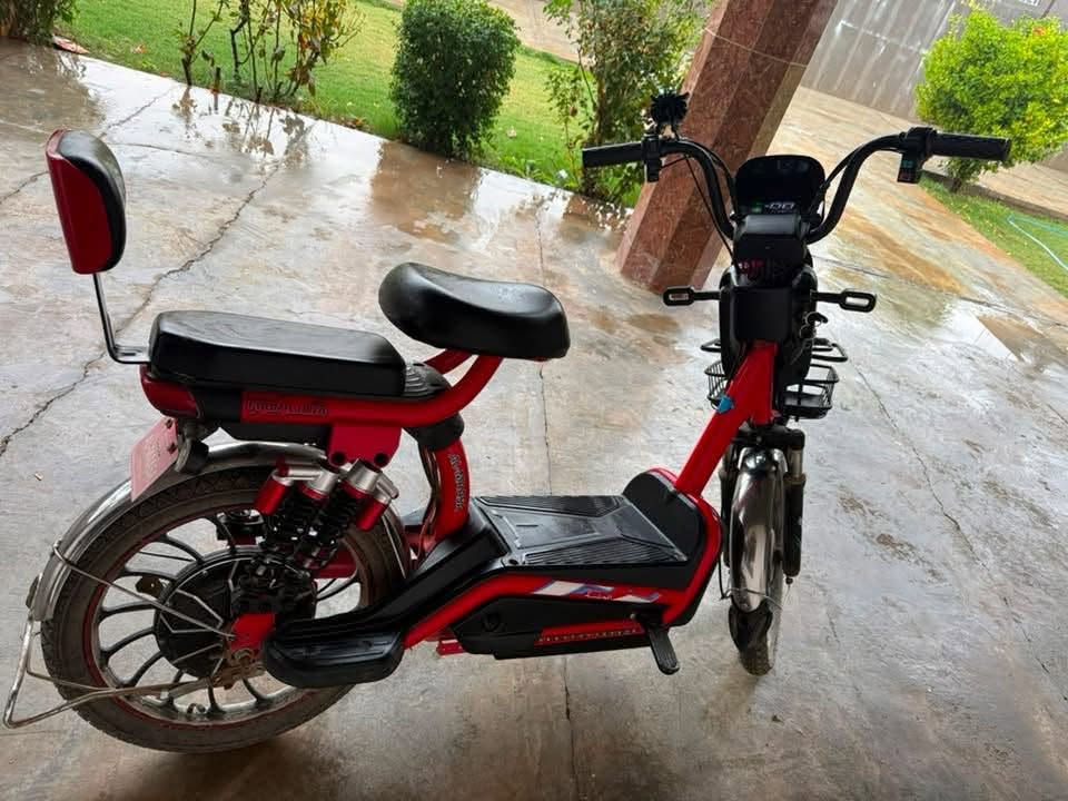 دراجه شحن للبيع دراجه ما بيهه اي عيب تصعد وتمشي مستعجل على بيعتهه السعر 350 بيهه مجال للشراي ((5 بطاريات )) مكاني صلاح الدين متواجد واتساب ***********
