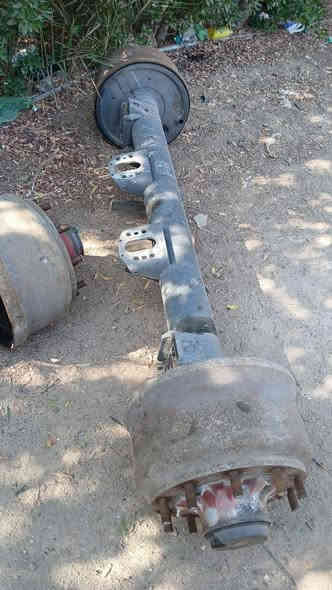 سلام عليكم دناكير عدد٢ ساف بنز كاملات بريك جاهز 
استفسار اتصال على رقم ***********
