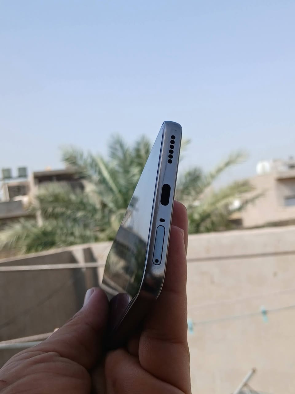 سلام عليكم تكنو كامون 40 بريميم 5g تلفون توفر ب 4 قطع موصفات جهاز :
{{{المعالج: MediaTek Dimensity 8350 Ultimate AI (يدعم شبكات 5G).

الشاشة: AMOLED قياس 6.67 إنج بدقة 1.5K (1260×2800)، ومعدل تحديث 144Hz، مع حماية Corning Gorilla Glass 7i
الذاكرة: 12 جيجابايت RAM + 256 جيجابايت تخزين، مع توسيع RAM افتراضي حتى 24 جيجابايت

الكاميرات الخلفية:
50 ميغابكسل رئيسية (Sony LYT-701 مع OIS)
الكاميرا الأمامية: 50 ميغابكسل مع تركيز تلقائي 
البطارية: 5100mAh مع شحن سريع 70 واط
الصوت: سماعتان ستيريو مع دعم Dolby Atmos }}}
سعر جهاز خاص متوفر فقط 4 قطع للحجز وتواصل خاص يوجد توصيل لجميع محافظات مع ضمان 24 شهر #الجميع @اشاره


**إذا كنت صاحب هذا الإعلان وتريد حذفه لأي سبب، رجاءا أرسل رسالة إلى الدعم الفني**
