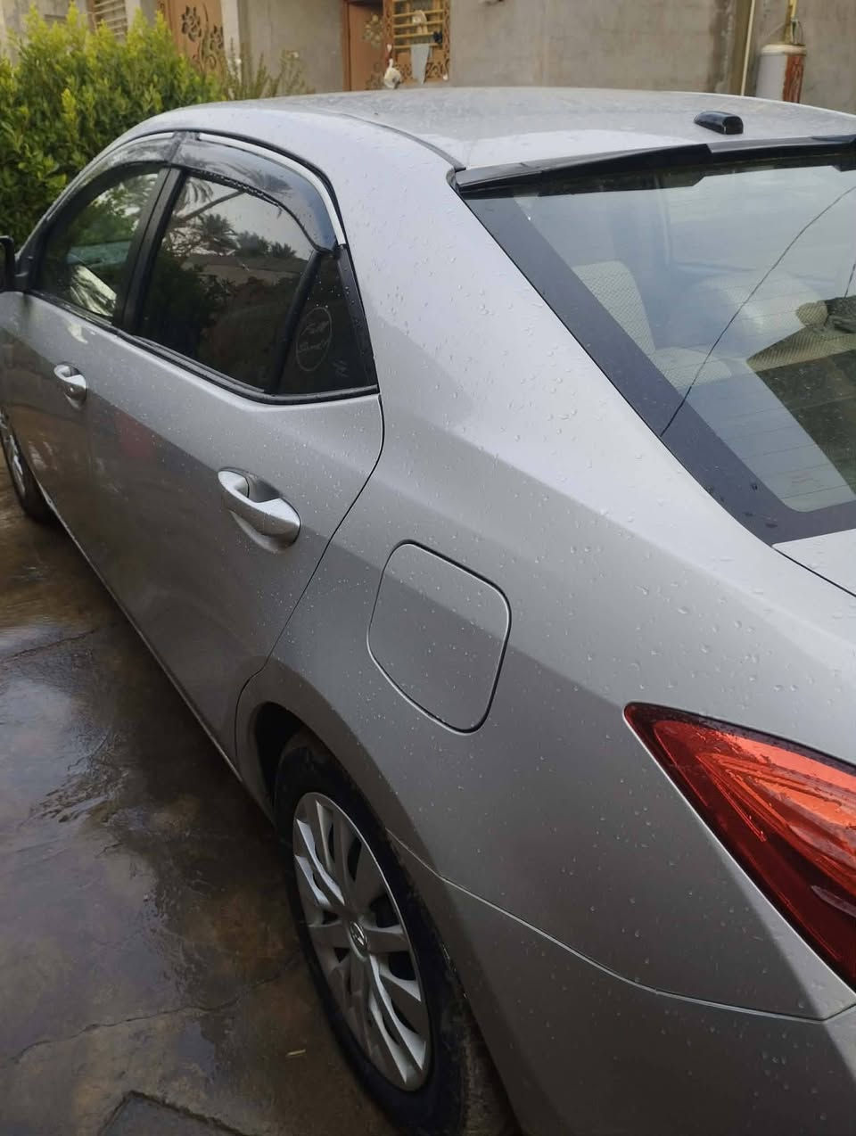 سلام عليكم
كورلا موديل 2017 رقم اربيل جديد 
تخم تاير جديد صدر جديد باتري جديد كهربائيات كلها شغاله داخل جديد لونين سياره جديده ما متعوبه 
مابيها اي نقص مكينه وكير جدد 
مابيها ضرر سرقه الجاملاغات الاماميه فقد بدون ضرر ولا دواخل سرقه فقط والباب الخلفي كلير بدون صبغ بامريكا 
سعر 135 وبيها مجال بسيط مكاني ديالى شهربان 
‏‪***********‬‏
