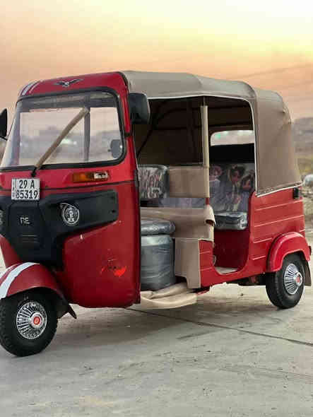 سلام عليكم تكتك. لبيع موديل 18 رقم واسط نكليزي كهربايات كامله مكينه 20 سعر 4800وبيه مجال حك الجيه *********** واتساب
