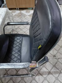 كراسي مكتبي استيل عدد ٦ للبيع نظيف وجديد  سعر ٣٥٠الف ٠٧٧٠٢٣٣٢٩٨٨