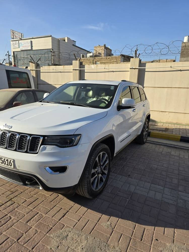 جيب شيروكي  خليجي فول مواصفات رقم اربيل 
مكفوله كافله عامه من ضربه وصبغ وتعديل  ومحرك مامفتوح وكير  سياره جديده ماشيه ٩٠ موديل 2018 فحص وهزه كله جديد اي استفسار *********** النجف, العراق
