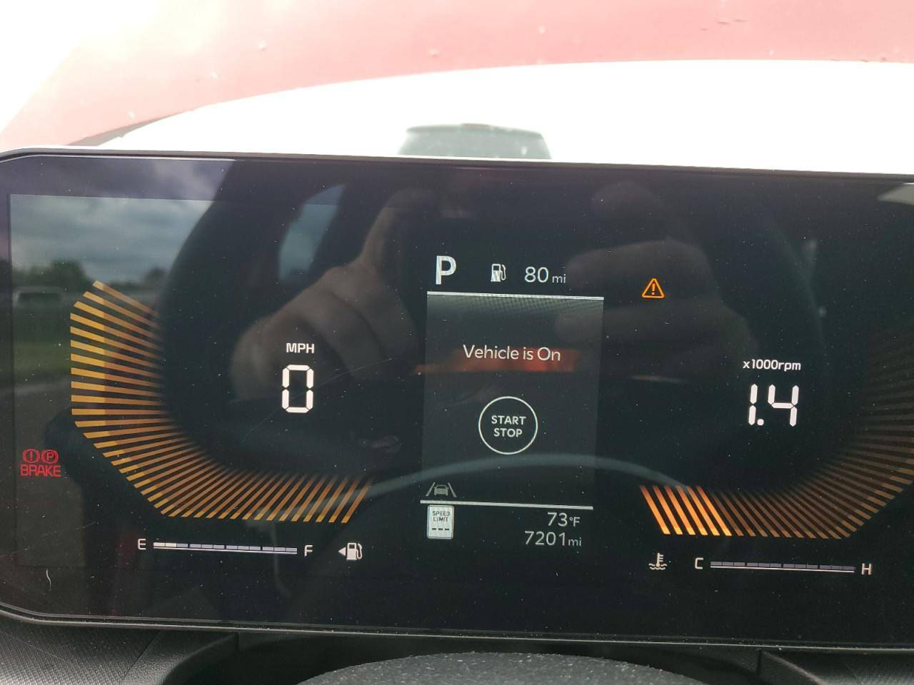 سلام عليكم كيا كي فور للبيع موديل 2025 السياره مصلحه حره جاهز ماعده الرقم مكان  السياره بابل الي يردها يتصل ***********
