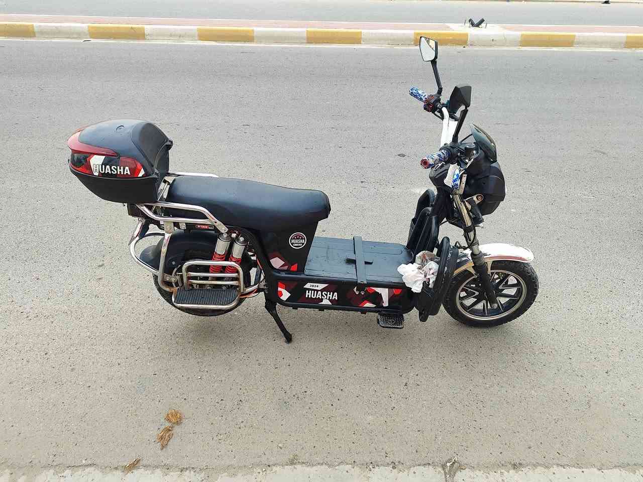 السلام عليكم
دراجه شحن هيوشه 
5 بطاريات 
السعر 400 وبي مجال 
 مكاني الرمادي الصوفيه 
***********
