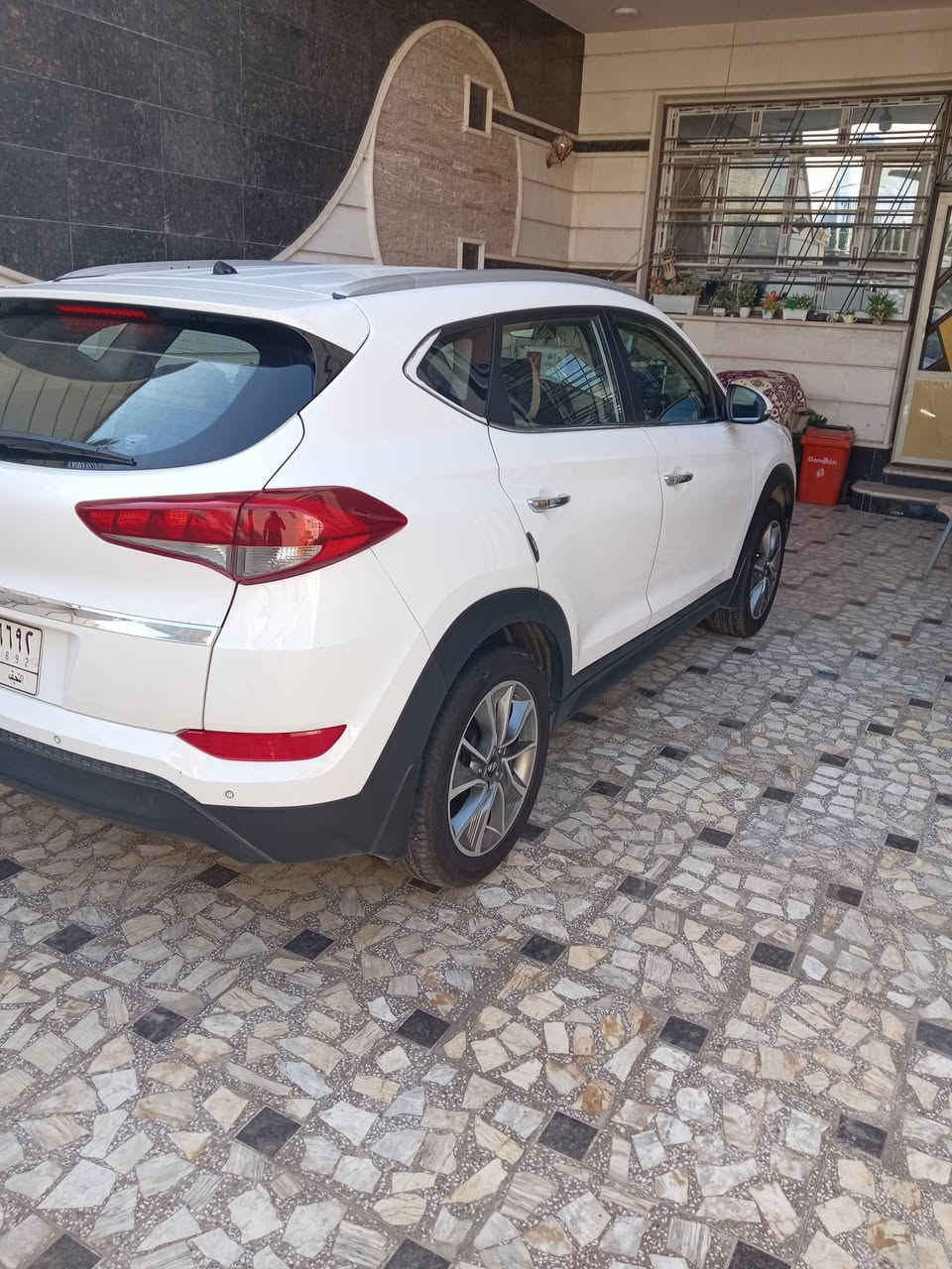 توسان 2018السياره جديده ماشيه 54الف السياره على ايدي مالعوب بيها ابد كله شركه السياره كفاله عامه عده صبغ بدايت البنيد مقدار اقل شبر بدون ضربه السعر 185    رقم نجف عنوان نجف    رقم الهاتف ***********
