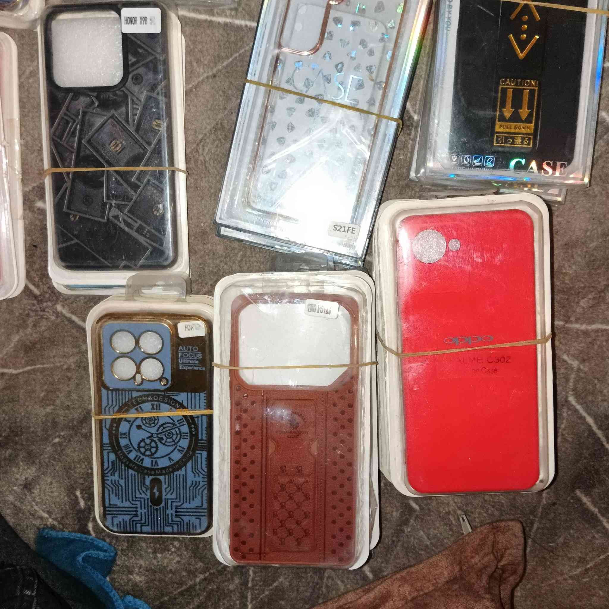 عندي كفرات كل موديلات حديث. ابيع. شلع  ريدمي  ريملي سة مسونج انفينكس  پوكو هونر كل انواع مشكل  انا محتاج عزل محل    ١٠٠قطعه كيبل هديه      ٨٠٠ قطعه كفرات سعرهم ٢٢٥الف توصيل مجاني اي محافظه   اي يحب يريدها  تعال خاص او. ارسلي واتسئاب ***********
