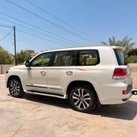 لاندكروز بريم • ٢٠١٩ • مكفوله حادث وصبغ