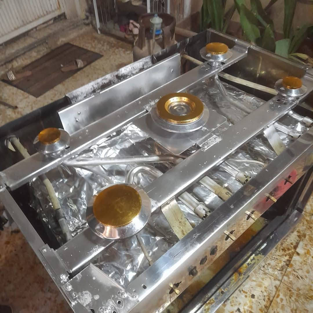 هلاَ واسهلاَ طباخك عطلان وماعندك مجال اتدزه للمصلح لگينالك حل انتَ وگاعد أبيتك اجيك
فرن
عيون
باب 
كلشي يخص الطباخ يمنه 
مـ؏ التنضيف وترتيب  

بس أتصل ؏ رقم 
‏‪***********
ابو طلال يوجد واتساب 
موجود واتساب هم
او مراسلة الصفحة
