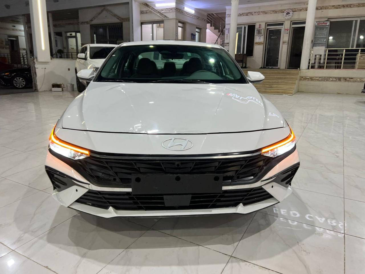🚘 Hyundai Elantra SEL 2024
لون أبيض – سيارة نظيفة واقتصادية

▪️ الموديل: 2024
▪️ الفئة: SEL
▪️ اللون: أبيض
▪️ الحالة: بدون صبغ
▪️ الحادث: دعامية فقط
▪️ الترقيم: تترقم شمالي فقط

🔧 المواصفات:
 • محرك 2.0 لتر
 • 4 سلندر
 • قوة 147 حصان
 • قير أوتوماتيك CVT
 • شاشة وسطية كبيرة
 • شاشة عدادات ديجيتال
 • Apple CarPlay & Android Auto
 • كاميرا خلفية
 • بصمة تشغيل
 • مثبت سرعة
 • تحكم بالمقود
 • بلوتوث
 • جنوط ألمنيوم
 • نظام مانع التصادم
 • تحذير النقطة العمياء
 • صندوق ذكي

💰 السعر: 145 وبيه مجال بسيط

📍 الموقع: أربيل
📞 للاستفسار: ***********

🔥 عروض يومية لجميع أنواع السيارات
انضم إلى كروب الواتساب 👇
https://chat.whatsapp.com/EDt5rlTuPdfCvNySuhJZE1?mode=hq2tcli

✔️ يوجد لدينا كافة أنواع السيارات.
