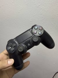 جوستك ps4 شغاله جانت مضمومه اصليه ب15 نهايتها مكان وزيريه