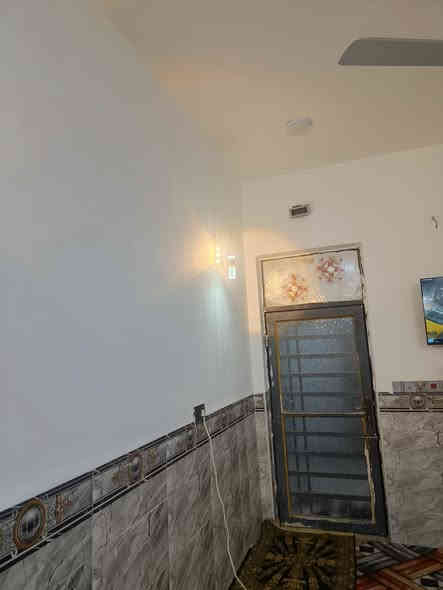 اقصااااد بمقدمه 15 مليون
100 متر طابق اونص السعر الكلي 43 وبيه مجال 
مقدمه 15 والباقي شهر 500 الف
العنوان مقابيل جسر الشهداء الجديد قرب اسواق تلعفر 
الاستفسار اتصال ***********
