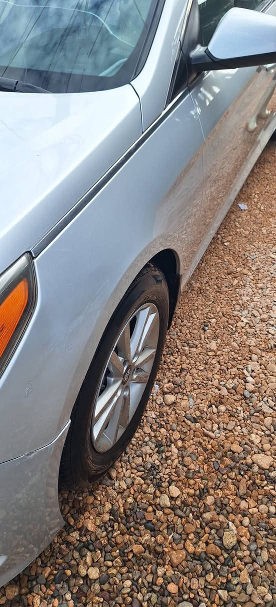 سلام عليكم..
سوناتا وارد أمريكي موديل ١٥ 
مواصفات عادية محرك كير ممفتوح على وضع الشركة 
سيارة جاهزة وحلوة الحادث مال امريكا الداير مال الجاملغ الخلفي والباب مصلح نفسة بدون تبديل والجاملغ الثاني مصبوغ اثر شخط بالعراق صور الحادث موجودة وسونار موجود بالمنشور 
مكان السيارة بابل المسيب للاستفسار اتصل 
*********** وبيك خير ودلل...
