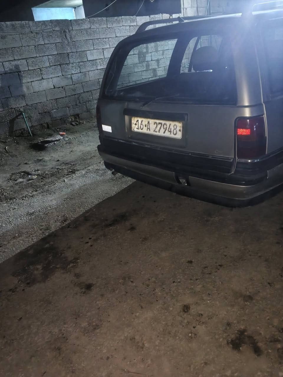 سلام عليكم اوبل اوميكه ستيشن مودل 1993 سياره نضيفه مكينه بيه خيط بخر قليل كير خير من الله تخم تاير نضيف سياره اني ماللكه شخصين  هزه جديده رقم قادسيه دولي سياره حلوه بلاد ما معمر شي بيه خابرني وبيك خير وتدلل ‏‪***********‬‏ متوفر بكل لوقت وتساب بي السعر 26  وبيه مجال لطيبين
