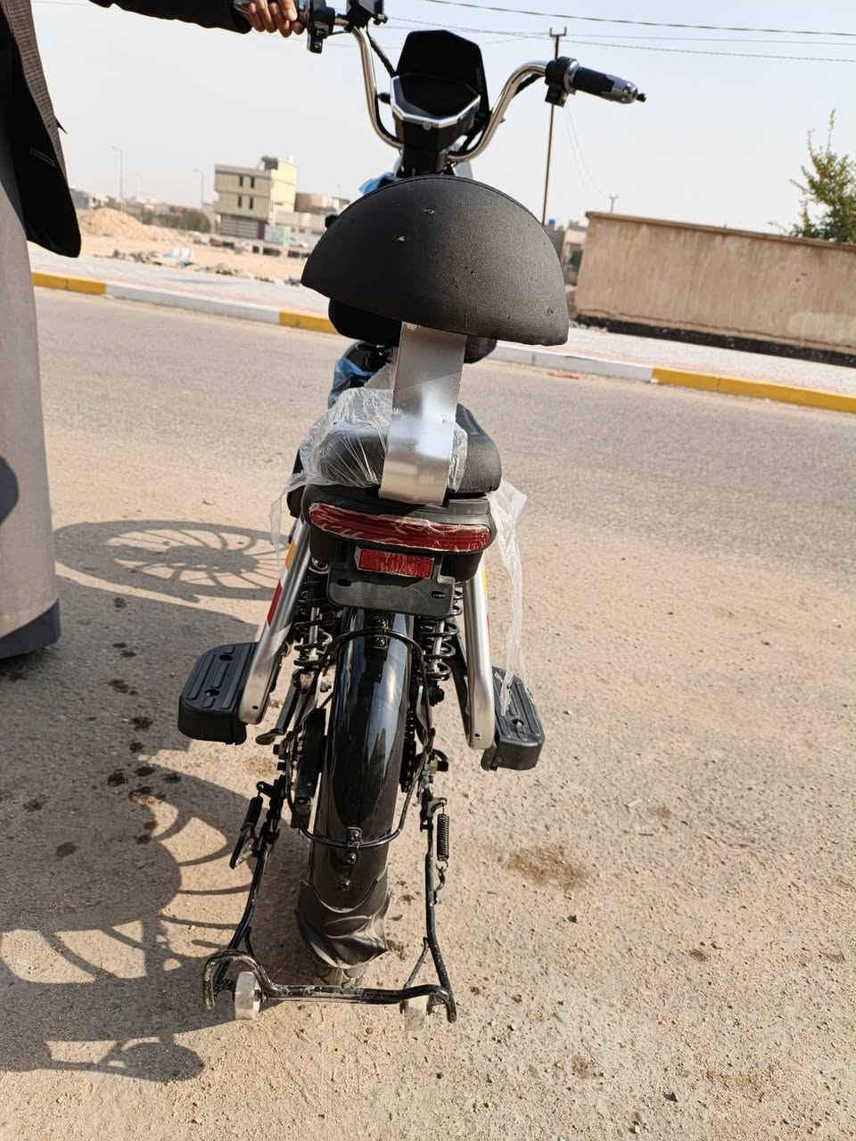 سلام عليكم بايسكل شحن للبيع بطاريات كلهن جدد قبل أسبوع شادهن السعر 450 وبيه مجال بسيط للاستفسار ***********/***********
