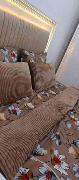 اسو ستور للمفروشات حسب الطلب لذواقات والسعر يعتمد ع جودة الاقمشه
فرشة بنضام ال 6 قطع تلبيسه دوشك بدون كشكش +4وجه مخدة +كفر لحاف وجهين سادة ومشجر كل هذة جمال ب30 الف توصيل جميع المحافظات 5 اقضيه ونواحي الحسينيه 3 الف للحجز والاستفسار واتساب فقط ***********
