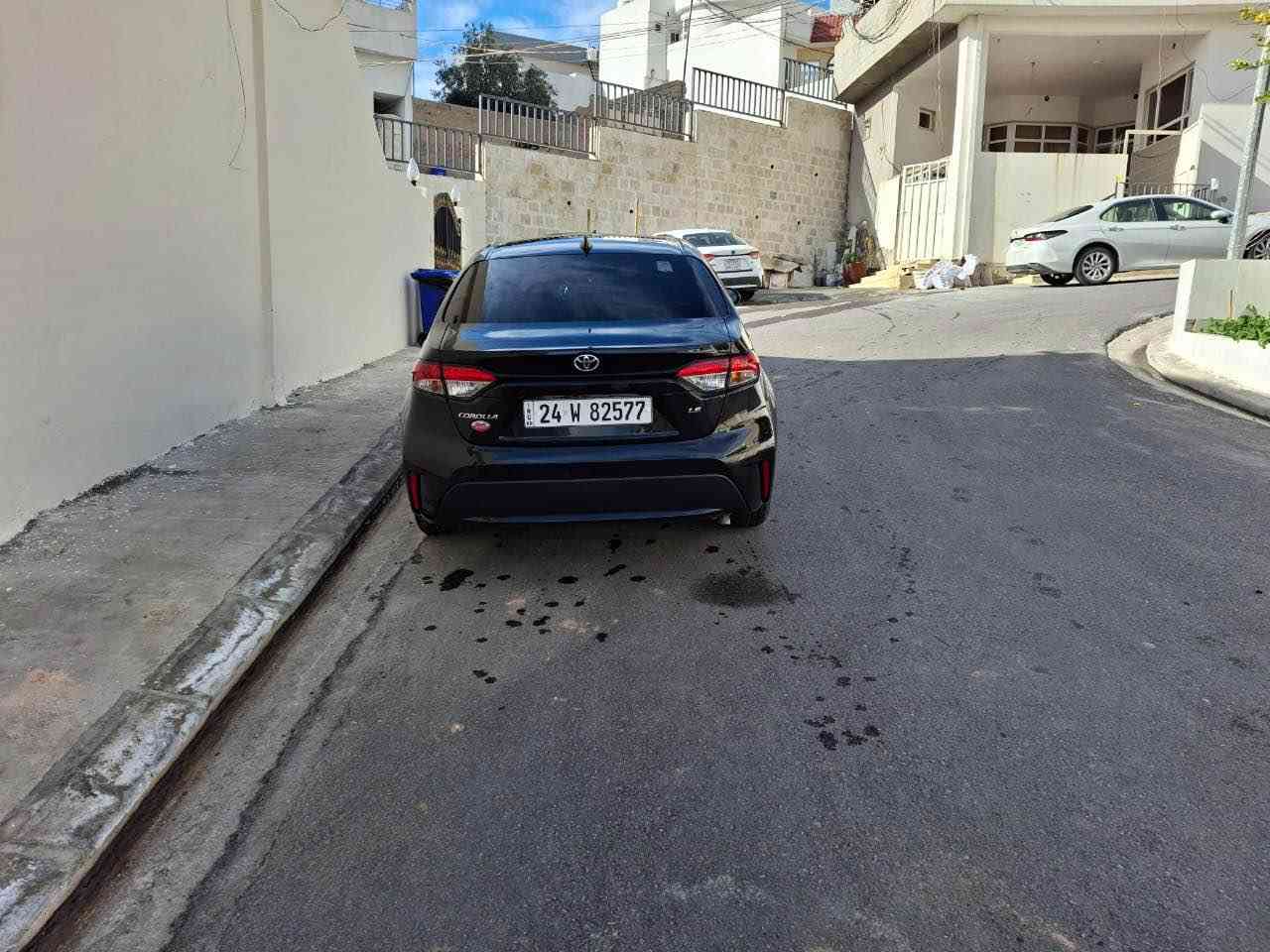 سيارة كورولا وارد امريكي مواصفات le موديل 2020 لون اسود داخل السيارة اسود سيارة بدون دعم وصبغ فقط بي تعديلين الايرباكات سليمة مامفتوحة، السيارة ماشية قليل فقط ٦٣٠٠٠والسيارة بأسمي تحويل شرط 
رقم الهاتف : *********** دهوك, العراق
