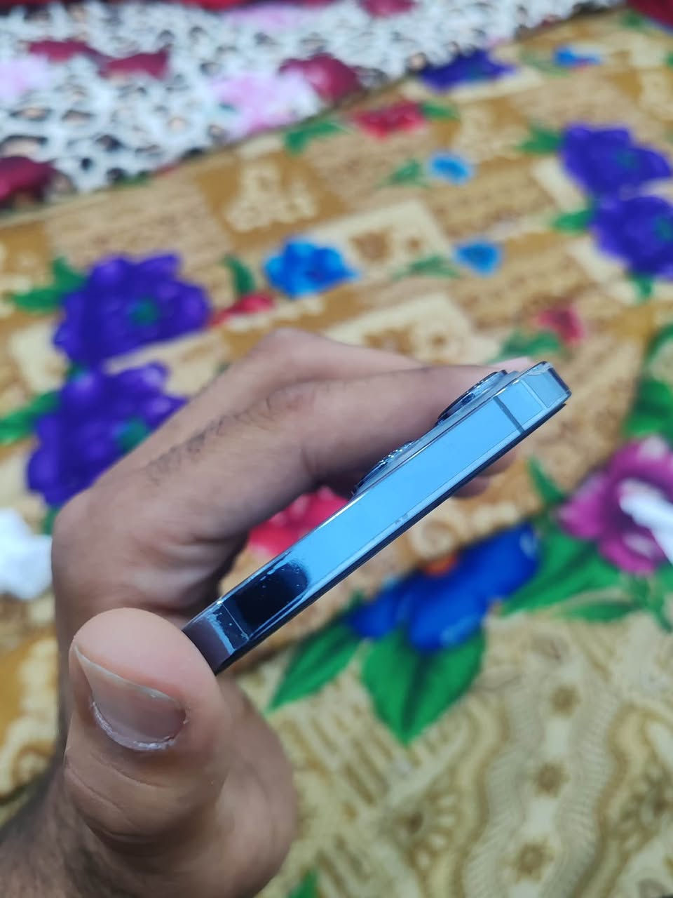 السلام عليكم عيني ايفون 13 برو ماكس جهاز نضيف و مداري و مغلفه  ضهر مالته يعني بين قوسين محافض عليه زلق ما بي جهاز ذاكره 512 كاردونه وياء  جهاز  امريكي بطاريه 90 جهاز لا مفتوح و لا مبدل وياء اي شي سعر 750 و بي مجال قليل جهاز حلو لو ما محتاج ونبي ما بيعه مكاني القرنه  راسني ع وساب او تتصل ***********
