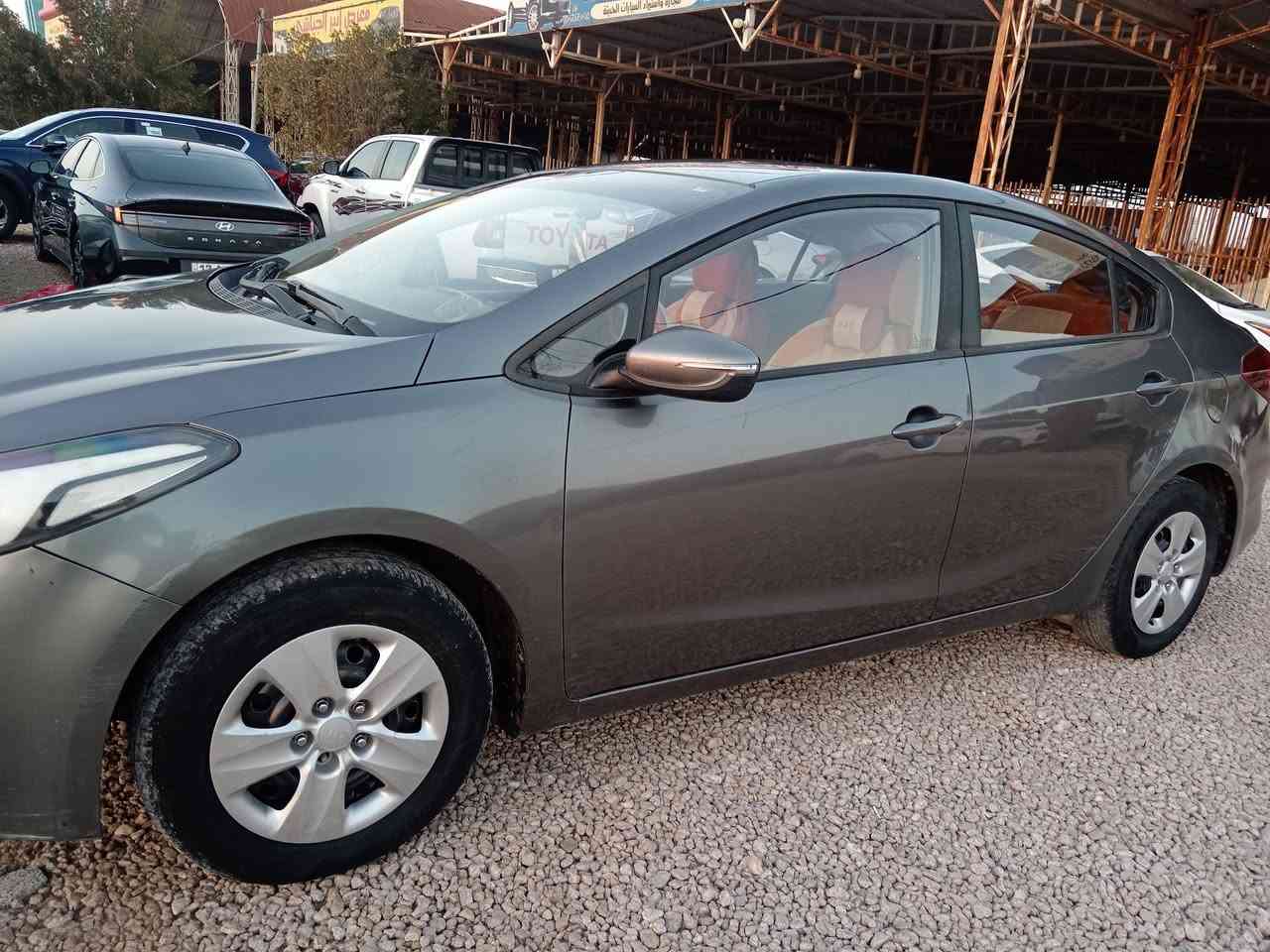 كيا سيراتو موديل ٢٠١٧ محرك ١٦٠٠ رقم مثنئ تحويل ثاني يوم بيها نصف جاملغ خلفي صبغ بدون عابر ودوسه صبغ فقط السيارة جاهزة تبريد حداديه محرك وكير شرط السعر ١٢٧ ورقة نقد أو مراوس مكان السيارة السماوه الرميثه للاتصال *********** او *********** أو ***********
