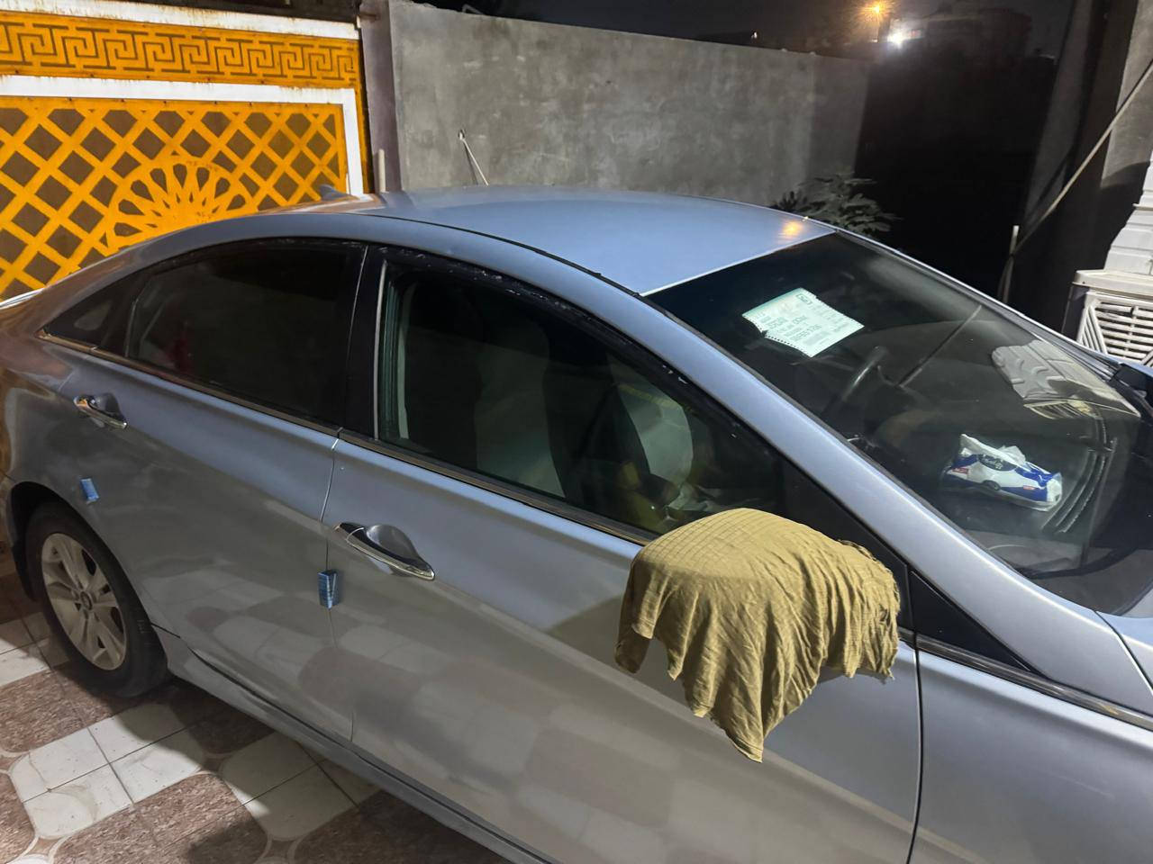 السلام عليكم سوناته 2013كفاله من كصه ونقل جثه وعيب الشرعي مداور ثانييوم ماعده بارد بلباب الخلفي سياره جاهزه من حداديه وتبريد ومكينه وكير سياره حلوه وجاهزه السعر 125وبيه مجال  والشراي يتصل ويدلل هاذه رقم صاحبه ***********
