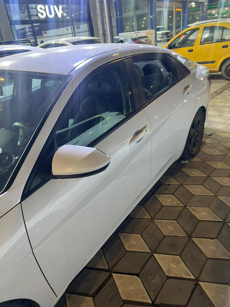 السلام عليكم ورحمة الله النترا 2021 وارد أمريكي رقم أربيل جاهزه وجديده خير من الله 
موصفات فول عدا الفتحه 
بصمه تحكم حساسات رادار مثبت سرعه كاميرا خلفي لايت زنون شاشه كير سفتي 
بيها  اربع قطع  جاملغ خلفي وقبق الجنطه و بنيد مبدل وباب السايق فقط رش  بدون دواخل والصور واضحه ماشيه 
وقابله للزياده 272
 للاتصال *********** كربلاء, العراق
