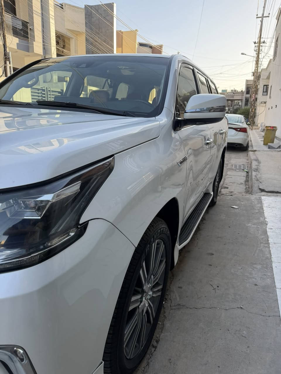 السلام عليكم
لكزز٢٠١٧
ماشية١٢٣
سياره جديده
بيه بارد جاملغ خلفي
 بدون لا صبغ ولا تبديل
مكان سياره بغداد
العامريه
***********@

