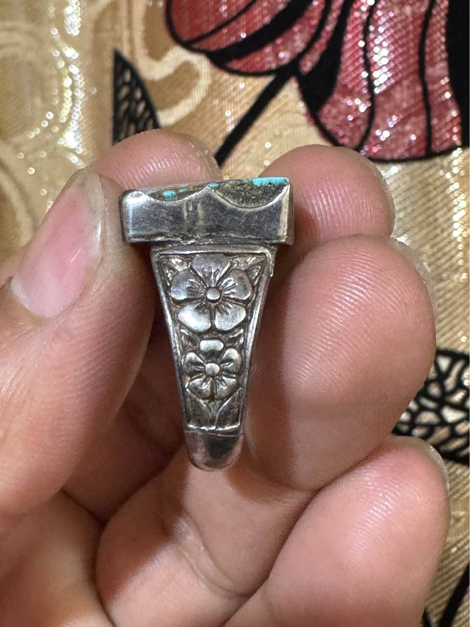 اللهم صل على محمد وال محمد 
خاتم رضوي نيشابوري قطع مربع قديم
قطعه في منتهى الروعه والجمال
مصاغ يدوي قديم فضه عيار 925
مقاس الخاتم 23
يوجد توصيل كافة محافضات العراق البصرة, العراق


**إذا كنت صاحب هذا الإعلان وتريد حذفه لأي سبب، رجاءا أرسل رسالة إلى الدعم الفني**