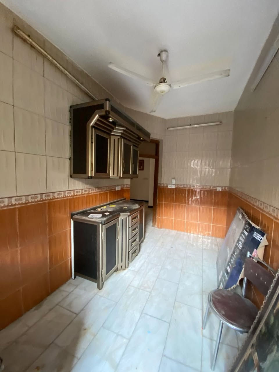 #للايجار______في_____السيديه
بيت مساحه 70 متر 

يتكون من مدخلين 

غرفه نوم ، 
مطبخ ،
 صاله،
 هول، 
حولي ،
 خدمات صحيه ،
وكراج،

#الايجار  ((( ٧٠٠ الف دينار )))

مكتب عبدالله الرفيعي 

* المنتظر للعقار *

للاستفسار 

***********
